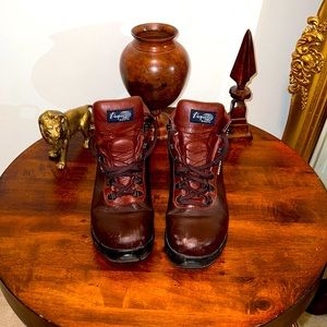 Vasque Women’s Sundowner Gore-Tex Waterproof Leather Hiking Boots Size 8M